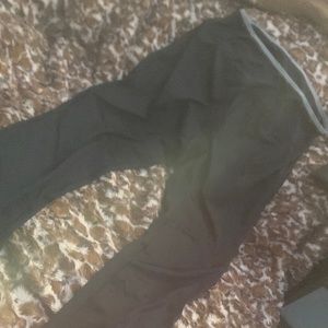 Leggings size is XXL color is black and gray $30 Reebok